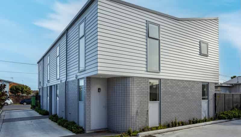 4/113 Huxley Street, Sydenham