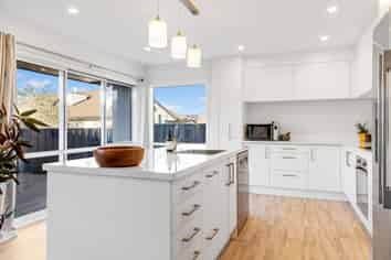 12 Mayfly Grove, Nukuhau