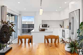 12 Mayfly Grove, Nukuhau