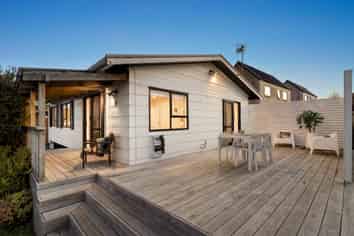 2/7 Eskdale Road, Birkdale