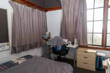 Room 1/17 Park Street, North Dunedin