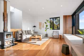 9 Pacific Parade, Waiheke Island, Surfdale