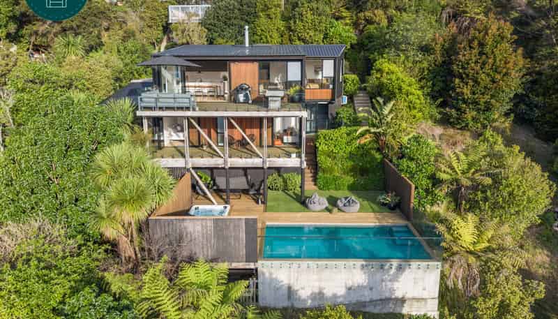 9 Pacific Parade, Waiheke Island, Surfdale
