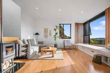 9 Pacific Parade, Waiheke Island, Surfdale