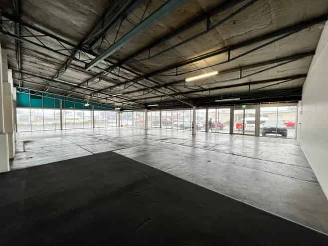 Carparking, Yard, Workshop, Office & Showroom!