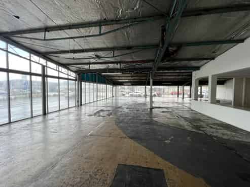 Carparking, Yard, Workshop, Office & Showroom!