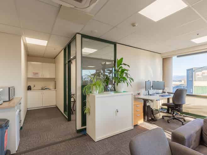 Open-Plan, Modern and Light-Filled 87sqm Office