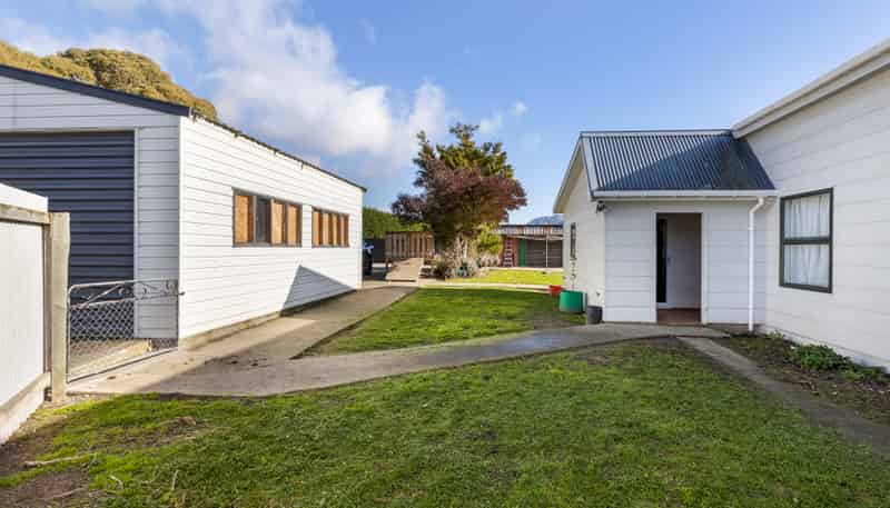 7326 State Highway 1, Ward