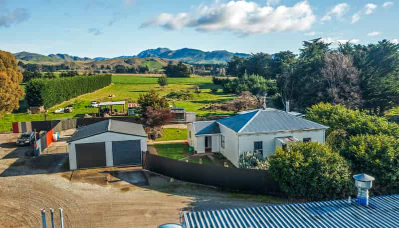 7326 State Highway 1, Ward