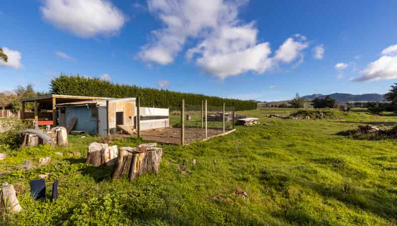 7326 State Highway 1, Ward