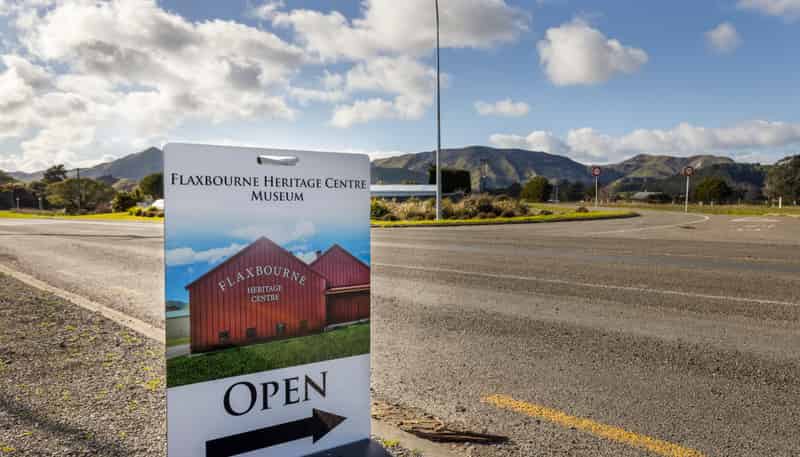 7326 State Highway 1, Ward