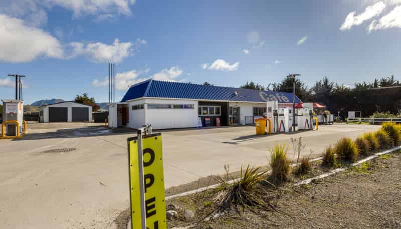 7326 State Highway 1, Ward
