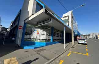 High Exposure Showroom & Warehousing