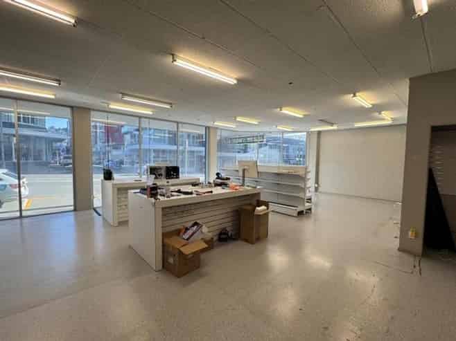 High Exposure Showroom & Warehousing
