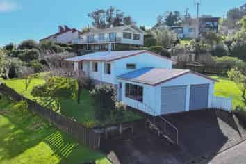 306 Marshall Crescent, Thames