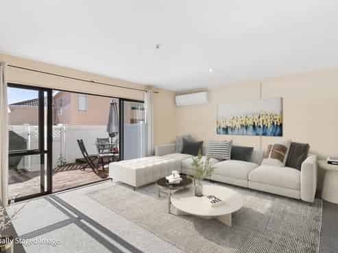 35F Fields Parade, Oteha