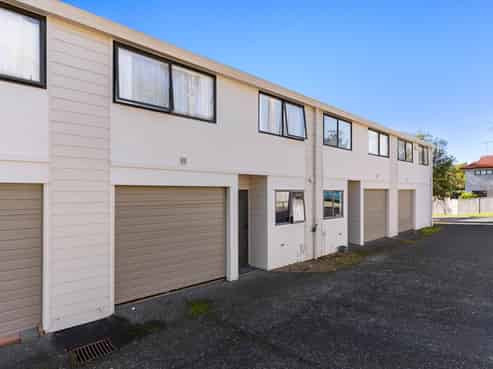 35F Fields Parade, Oteha