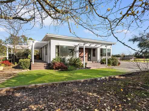 165 School Road, Manawaru