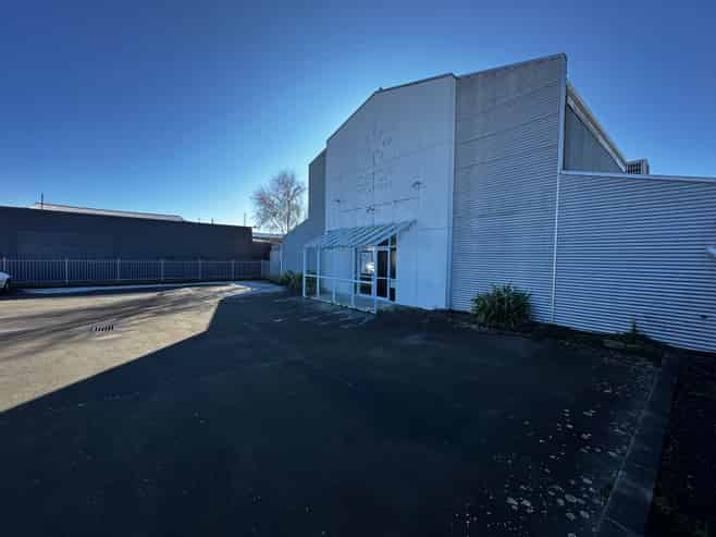 Premium Opportunity - Dual Street Access
