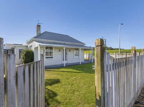 2 Warre Street, Waitara