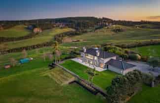 141 Valley Road, Waitoki