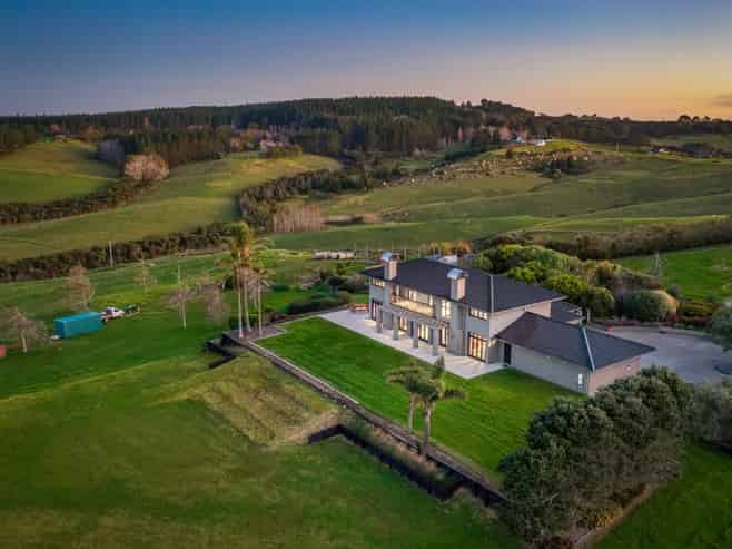 141 Valley Road, Waitoki