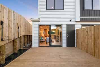 8/90 Stredwick Drive, Torbay