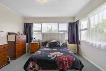36 John F Kennedy Drive, Milson