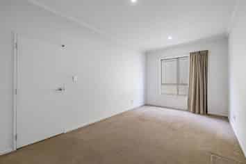 36A/132 Stancombe Road, Flat Bush