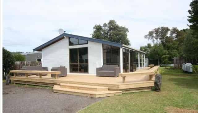 123 Kiwi Road, Whangamata