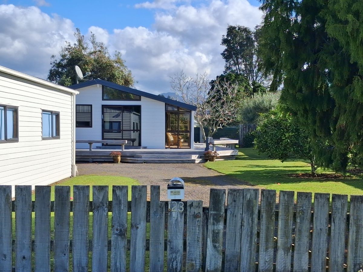 123 KIWI ROAD, WHANGAMATA