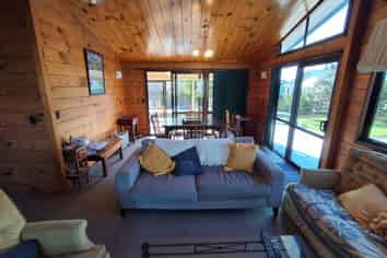 123 Kiwi Road, Whangamata