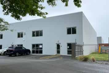 Attractive Gated Complex