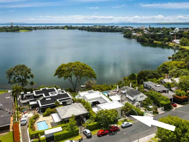  15 Lake View Road, Takapuna