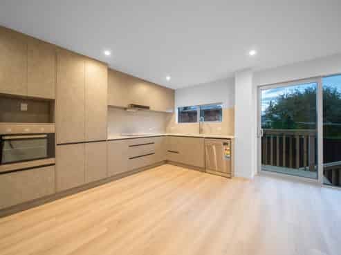 26A&D&E Trojan Crescent, New Lynn