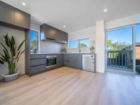 26A&D&E Trojan Crescent, New Lynn