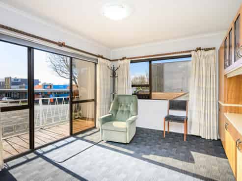Ideal Office Conversion in the Heart of Broadway