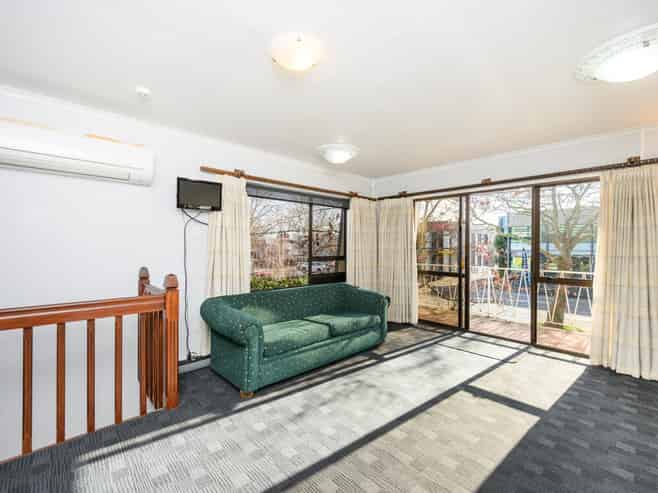 Ideal Office Conversion in the Heart of Broadway