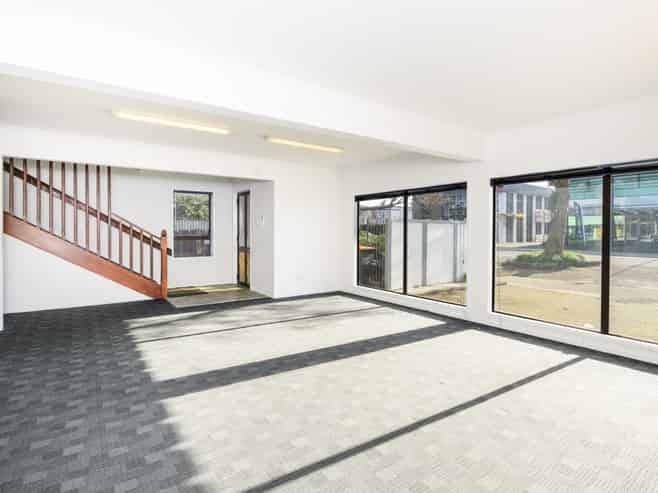 Ideal Office Conversion in the Heart of Broadway