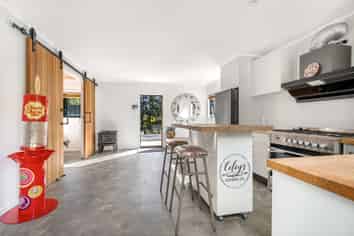 1762 Kohumaru Road, Peria
