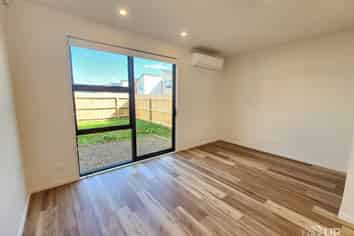 8 Landing Path Drive, Hobsonville