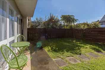 2/1 Glen Road, Browns Bay