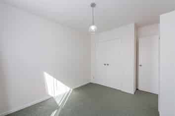 2/1 Glen Road, Browns Bay