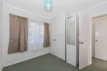 2/1 Glen Road, Browns Bay