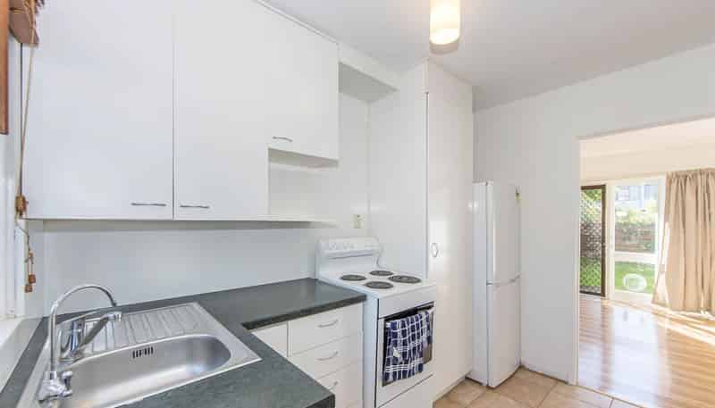 2/1 Glen Road, Browns Bay