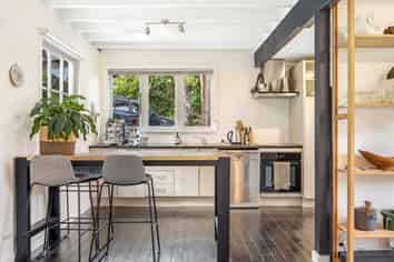 33 Tainui Road, Titirangi