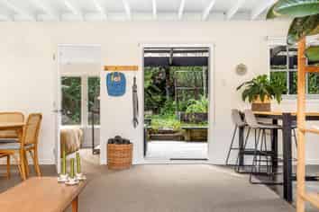 33 Tainui Road, Titirangi