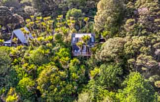 33 Tainui Road, Titirangi