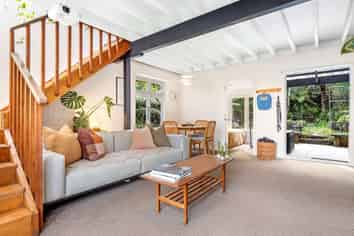 33 Tainui Road, Titirangi