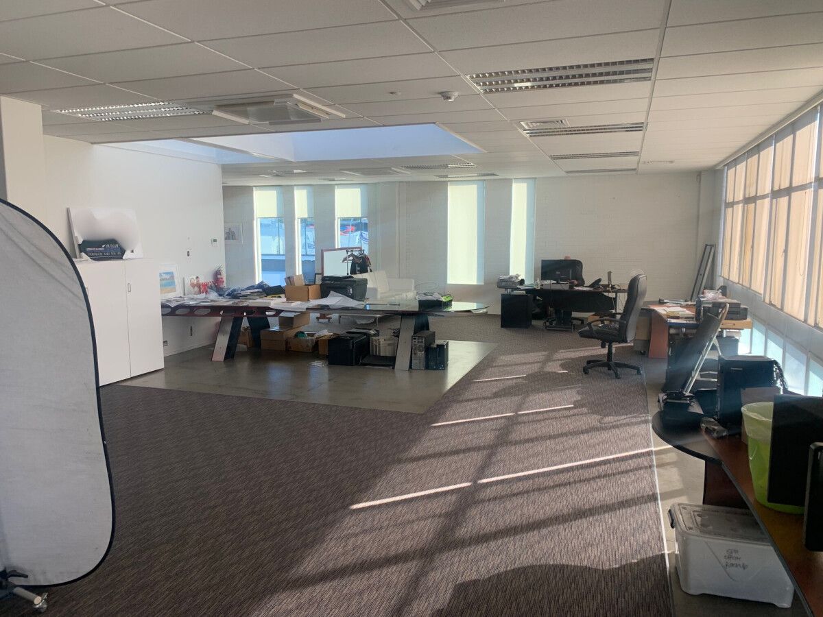 Standalone Stylish Office with Parking - Ansicht 5